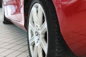 VOLVO V40 1.5 T2 GPF Inscription Hatchback 5dr Petrol Auto Euro 6 (s/s) (1