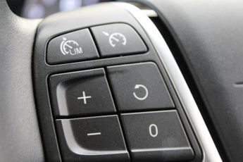 VOLVO V40 1.5 T2 GPF Inscription Hatchback 5dr Petrol Auto Euro 6 (s/s) (1