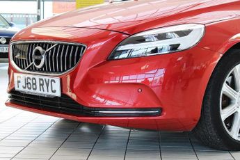 VOLVO V40 1.5 T2 GPF Inscription Hatchback 5dr Petrol Auto Euro 6 (s/s) (1