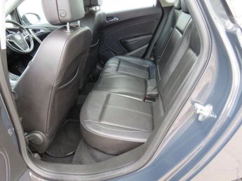 VAUXHALL ASTRA 2.0 CDTi Elite Hatchback 5dr Diesel Auto Euro 5 (165 ps)