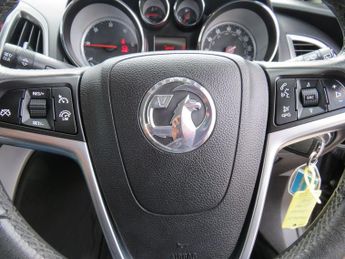 VAUXHALL ASTRA 2.0 CDTi Elite Hatchback 5dr Diesel Auto Euro 5 (165 ps)