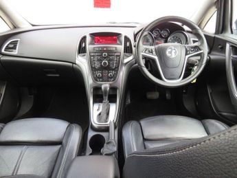 VAUXHALL ASTRA 2.0 CDTi Elite Hatchback 5dr Diesel Auto Euro 5 (165 ps)