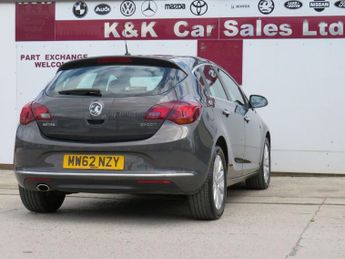 VAUXHALL ASTRA 2.0 CDTi Elite Hatchback 5dr Diesel Auto Euro 5 (165 ps)