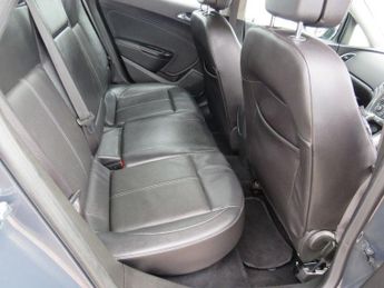 VAUXHALL ASTRA 2.0 CDTi Elite Hatchback 5dr Diesel Auto Euro 5 (165 ps)