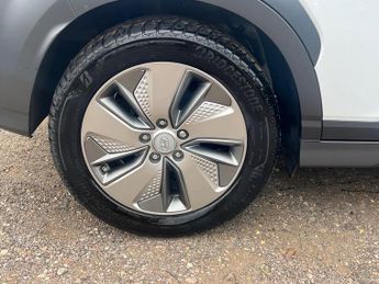 HYUNDAI KONA 64kWh Premium SE SUV 5dr Electric Auto (7kW Charger) (204 ps)