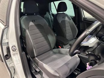 VOLKSWAGEN GOLF 2.0 TDI R-Line Hatchback 5dr Diesel DSG Euro 6 (s/s) (150 ps)