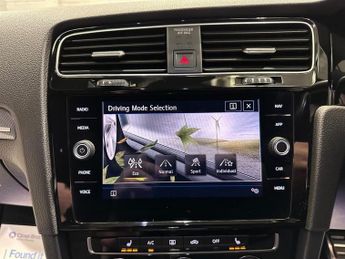 VOLKSWAGEN GOLF 2.0 TDI R-Line Hatchback 5dr Diesel DSG Euro 6 (s/s) (150 ps)