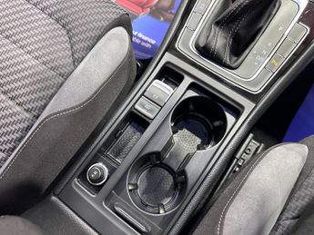 VOLKSWAGEN GOLF 2.0 TDI R-Line Hatchback 5dr Diesel DSG Euro 6 (s/s) (150 ps)