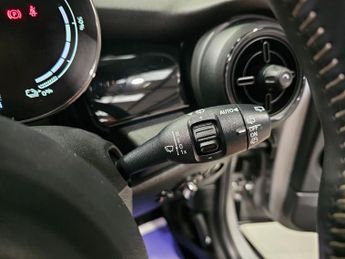 MINI Electric Hatch Cooper SE 32.6kWh Level 3 Hatchback 3dr Electric Auto (184 ps)