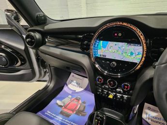 MINI Electric Hatch Cooper SE 32.6kWh Level 3 Hatchback 3dr Electric Auto (184 ps)