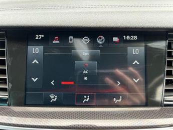 VAUXHALL INSIGNIA 2.0 Turbo D BlueInjection SRi VX Line Nav Sports Tourer 5dr Dies