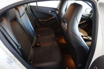 MERCEDES-BENZ A-CLASS 2.1 A200d AMG Line (Executive) Hatchback 5dr Diesel 7G-DCT-FINIS