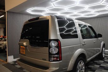 LAND ROVER DISCOVERY 4 3.0 SD V6 HSE SUV 5dr Diesel Auto 4WD Euro 6 (s/s) (256 bhp)
