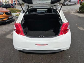 PEUGEOT 208 1.2 VTi Access+ Hatchback 5dr Petrol Manual Euro 5 (82 ps)