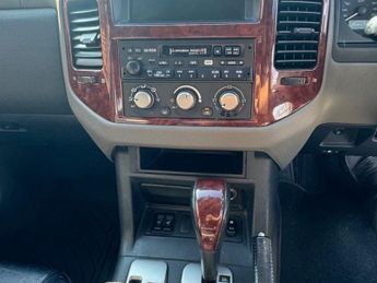 MITSUBISHI SHOGUN 3.2 DI-D Elegance SUV 5dr Diesel Automatic (278 g/km, 158 bhp)