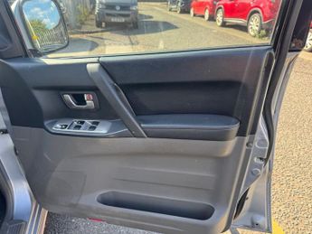 MITSUBISHI SHOGUN 3.2 DI-D Elegance SUV 5dr Diesel Automatic (278 g/km, 158 bhp)