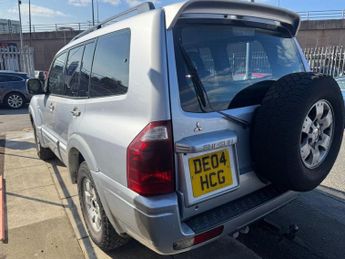 MITSUBISHI SHOGUN 3.2 DI-D Elegance SUV 5dr Diesel Automatic (278 g/km, 158 bhp)