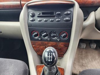 ROVER 75 2.0 CDT Club Saloon 4dr Diesel Manual (163 g/km, 114 bhp)