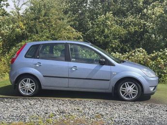 FORD FIESTA 1.6 Ghia Hatchback 5dr Petrol Automatic (176 g/km, 99 bhp)