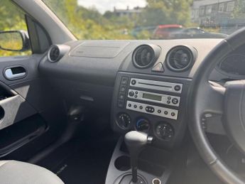 FORD FIESTA 1.6 Ghia Hatchback 5dr Petrol Automatic (176 g/km, 99 bhp)