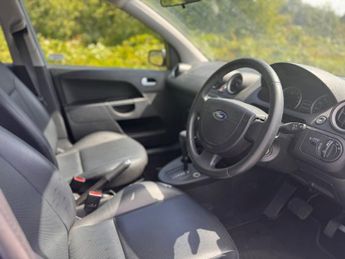 FORD FIESTA 1.6 Ghia Hatchback 5dr Petrol Automatic (176 g/km, 99 bhp)