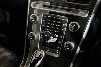 VOLVO XC60 2.0 D4 R-Design Lux Nav SUV 5dr Diesel Auto Euro 6 (s/s) (190 ps