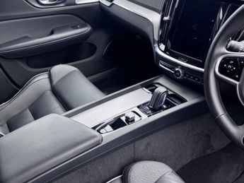 VOLVO S60 2.0 B5 MHEV R-Design Saloon 4dr Petrol Hybrid Auto Euro 6 (s/s) 
