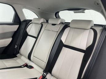 LAND ROVER RANGE ROVER VELAR 3.0 SD6 V6 S SUV 5dr Diesel Auto 4WD Euro 6 (s/s) (300 ps)