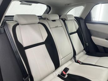 LAND ROVER RANGE ROVER VELAR 3.0 SD6 V6 S SUV 5dr Diesel Auto 4WD Euro 6 (s/s) (300 ps)