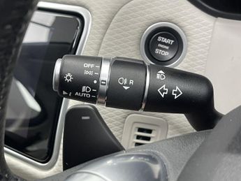LAND ROVER RANGE ROVER VELAR 3.0 SD6 V6 S SUV 5dr Diesel Auto 4WD Euro 6 (s/s) (300 ps)