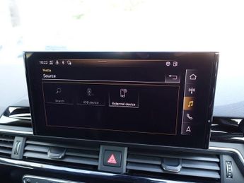 AUDI A4 AVANT 2.0 TDI 35 Black Edition Estate 5dr Diesel S Tronic Euro 6 (s/s)