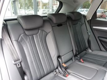 AUDI Q5 2.0 TDI 40 Sport SUV 5dr Diesel S Tronic quattro Euro 6 (s/s) (2