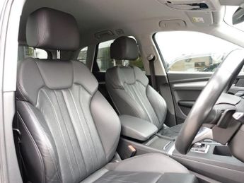 AUDI Q5 2.0 TDI 40 Sport SUV 5dr Diesel S Tronic quattro Euro 6 (s/s) (2