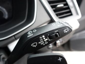 AUDI Q5 2.0 TDI 40 Sport SUV 5dr Diesel S Tronic quattro Euro 6 (s/s) (2