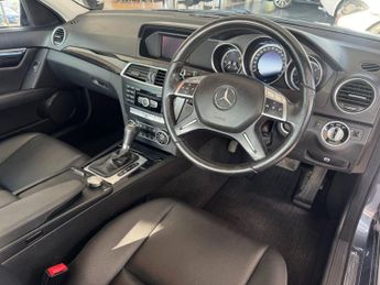 MERCEDES-BENZ C-CLASS 2.1 C200 CDI Executive SE Saloon 4dr Diesel G-Tronic+ Euro 5 (s/