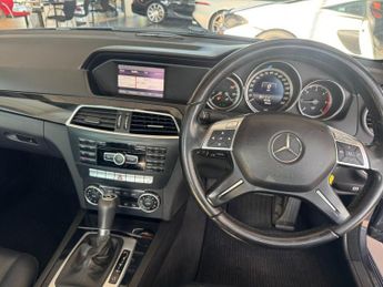 MERCEDES-BENZ C-CLASS 2.1 C200 CDI Executive SE Saloon 4dr Diesel G-Tronic+ Euro 5 (s/