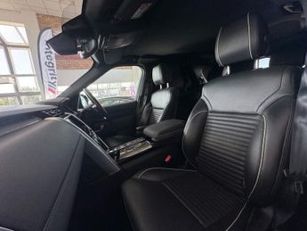LAND ROVER DISCOVERY 3.0 SD V6 HSE SUV 5dr Diesel Auto 4WD Euro 6 (s/s) (306 ps)