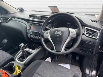 NISSAN QASHQAI 1.6 dCi N-Connecta SUV 5dr Diesel Manual 2WD Euro 6 (s/s) (130 p