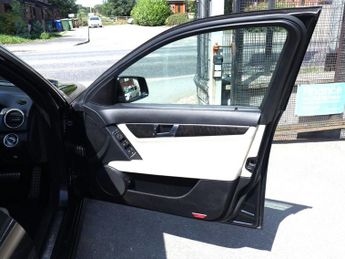 MERCEDES-BENZ C-CLASS 1.8 C180 BlueEfficiency Sport Saloon 4dr Petrol G-Tronic+ Euro 5