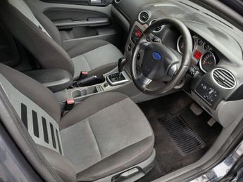 FORD FOCUS 1.6 Zetec Hatchback 5dr Petrol Automatic (184 g/km, 99 bhp)