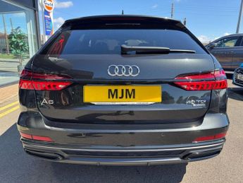 AUDI A6 AVANT 2.0 TDI 40 Black Edition Estate 5dr Diesel S Tronic quattro Euro