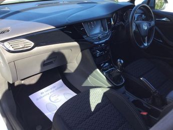 VAUXHALL ASTRA 1.4i Turbo SRi Hatchback 5dr Petrol Manual Euro 6 (150 ps)