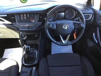 VAUXHALL ASTRA 1.4i Turbo SRi Hatchback 5dr Petrol Manual Euro 6 (150 ps)