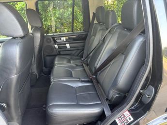 LAND ROVER DISCOVERY 4 3.0 SD V6 HSE SUV 5dr Diesel Auto 4WD Euro 5 (s/s) (255 bhp)