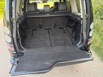 LAND ROVER DISCOVERY 4 3.0 SD V6 HSE SUV 5dr Diesel Auto 4WD Euro 5 (s/s) (255 bhp)