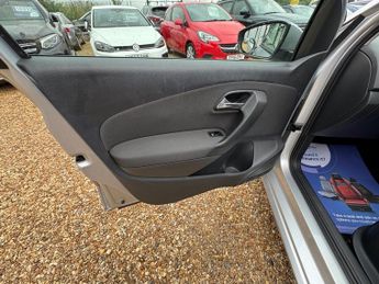VOLKSWAGEN POLO 1.4 SE Hatchback 5dr Petrol DSG Euro 5 (85 ps)