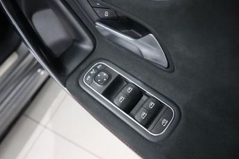 MERCEDES-BENZ A-CLASS 2.0 A35 AMG (Premium Plus) Hatchback 5dr Petrol SpdS DCT 4MATIC 