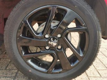 PEUGEOT 108 1.2 PureTech Allure Hatchback 5dr Petrol Manual Euro 6 (82 ps)