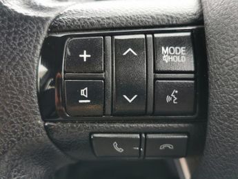 TOYOTA HI-LUX 2.4 D-4D Active Pickup Double Cab 4dr Diesel Manual 4WD Euro 6 (