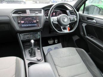 VOLKSWAGEN TIGUAN 2.0 TDI R-Line SUV 5dr Diesel DSG 4Motion Euro 6 (s/s) (150 ps)